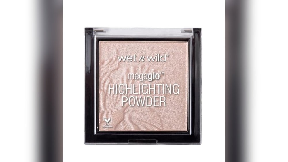 Best Black Friday Highlighter Makeup Deals